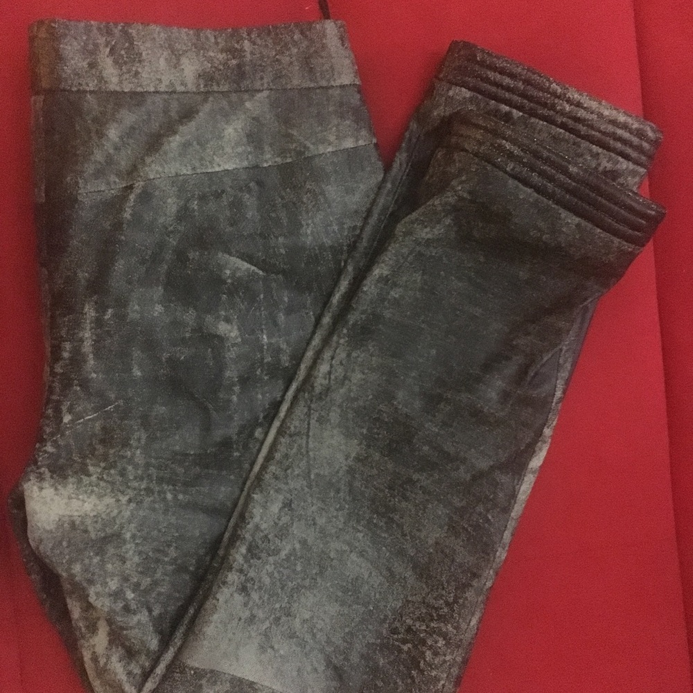 Chanel NWOT cropped stone washed leather pants